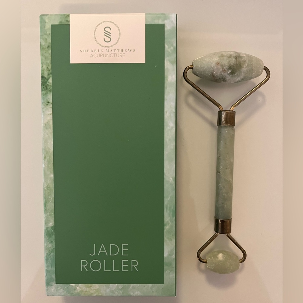 NEW Sherrie Matthews Acupuncture Jade Roller